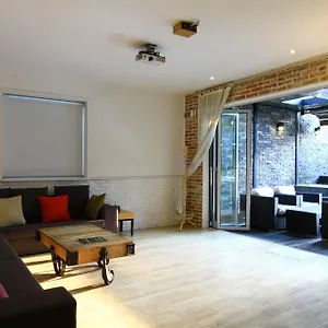 25 2 Hotel